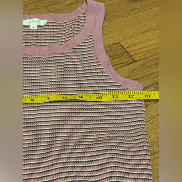 Elegant Pink Striped Midi Dress - Picture 4 of 5